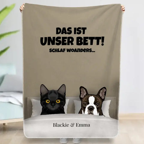 Unser Bett mit Hunden & Katzen - Individuelle Decke - Featured Image