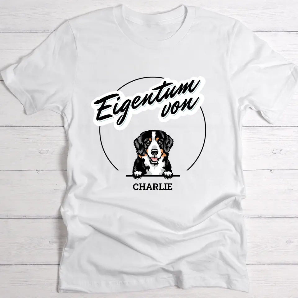 Eigentum von meinem Hund - Individuelles T-Shirt
