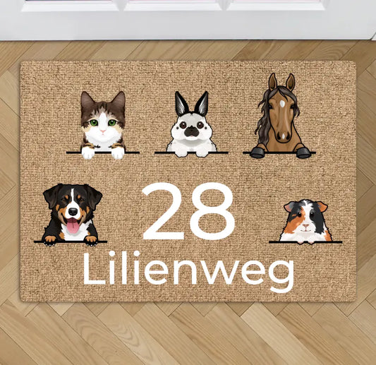 Spähende Haustiere mit Hausnummer - Individuelle Fußmatte