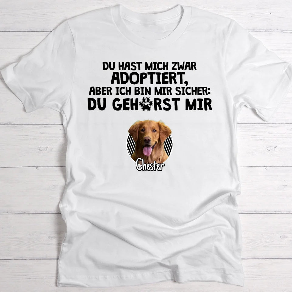 Adoptiert - Individuelles T-Shirt