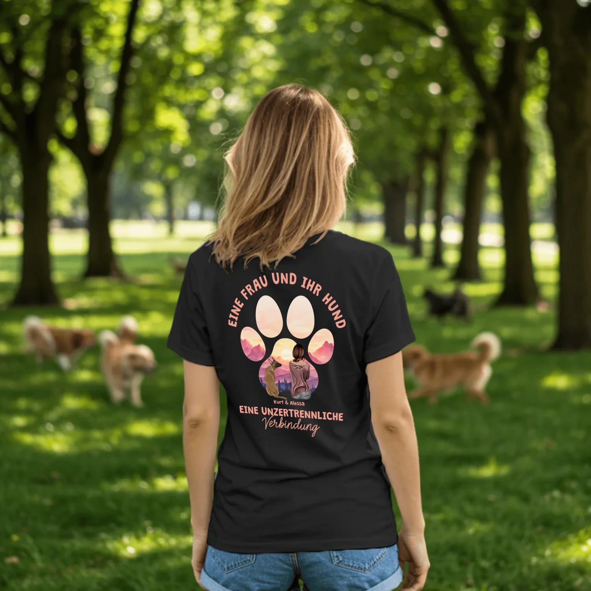 Woman in dog park - Black-min