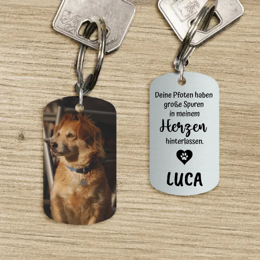 Spuren im Herzen - Individueller Dog Tag Schlüsselanhänger