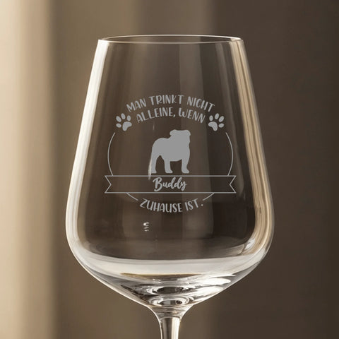 Niemals allein mit Hund - Individuelles Weinglas - Featured Image