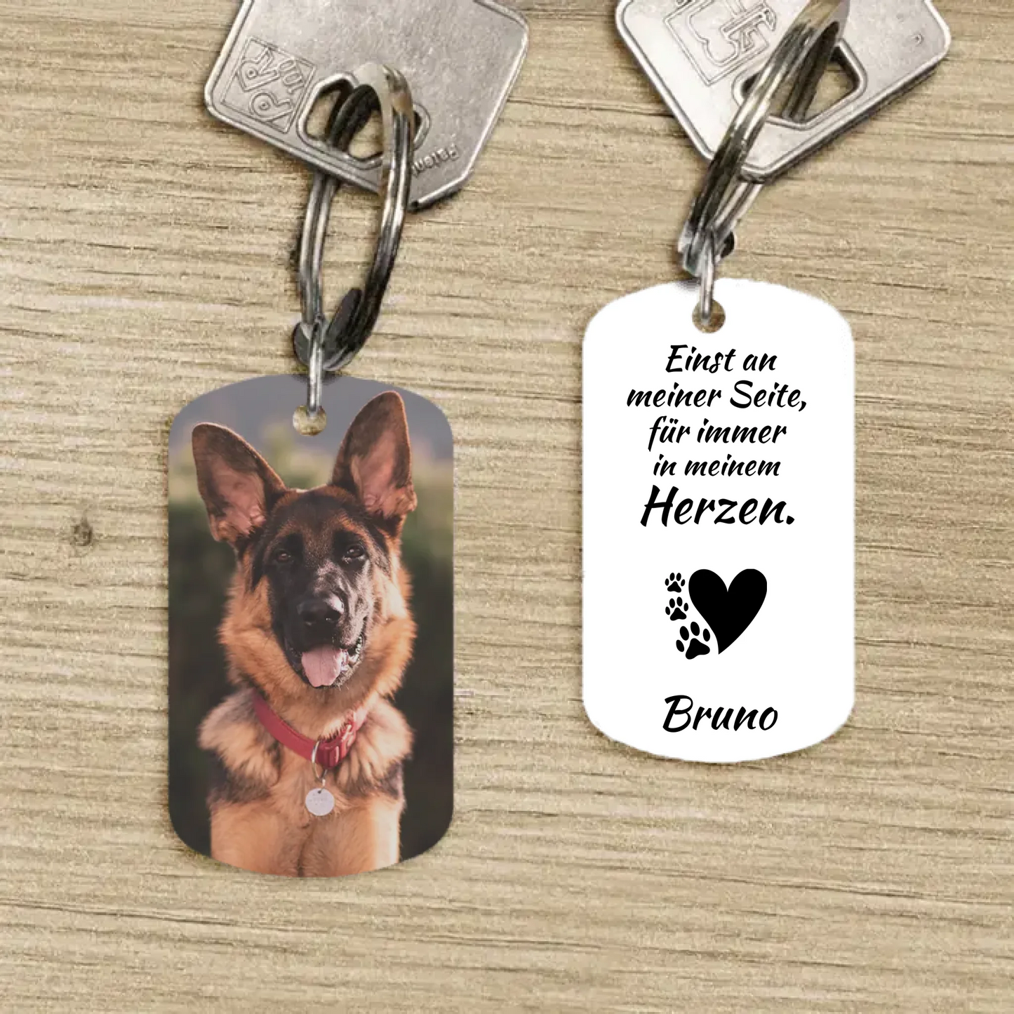 Personalisierter Dog Tag Schlüsselanhänger - Für immer im Herzen mit Hund