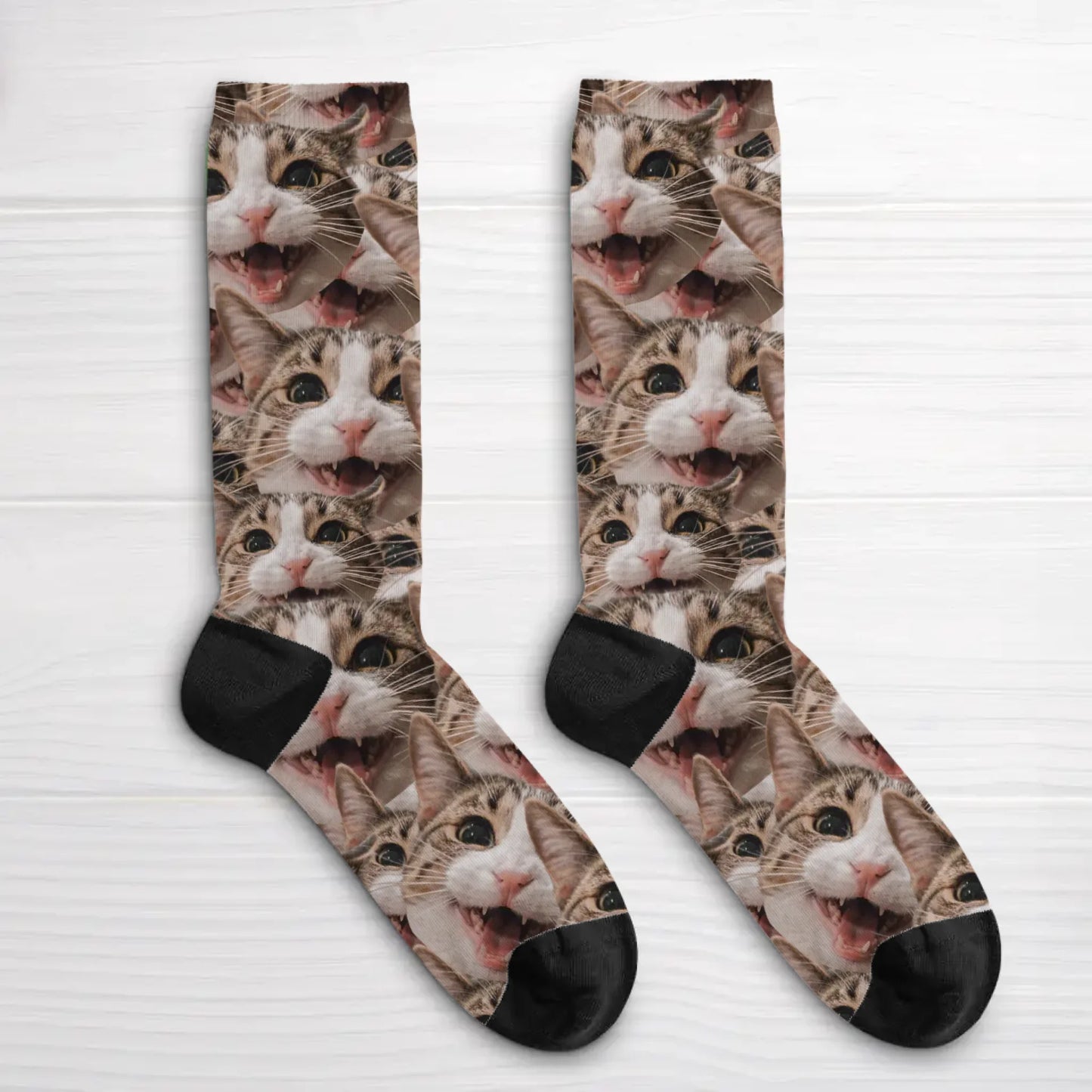 Personalisierte Socken - Wildes Fotomuster mit Katze